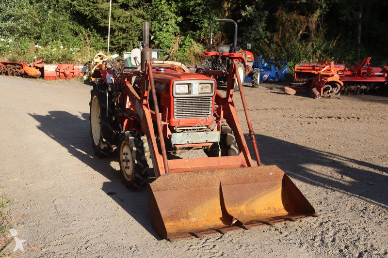 جرار زراعي Yanmar YM1802D