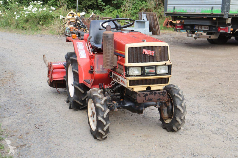 جرار زراعي Yanmar F14D