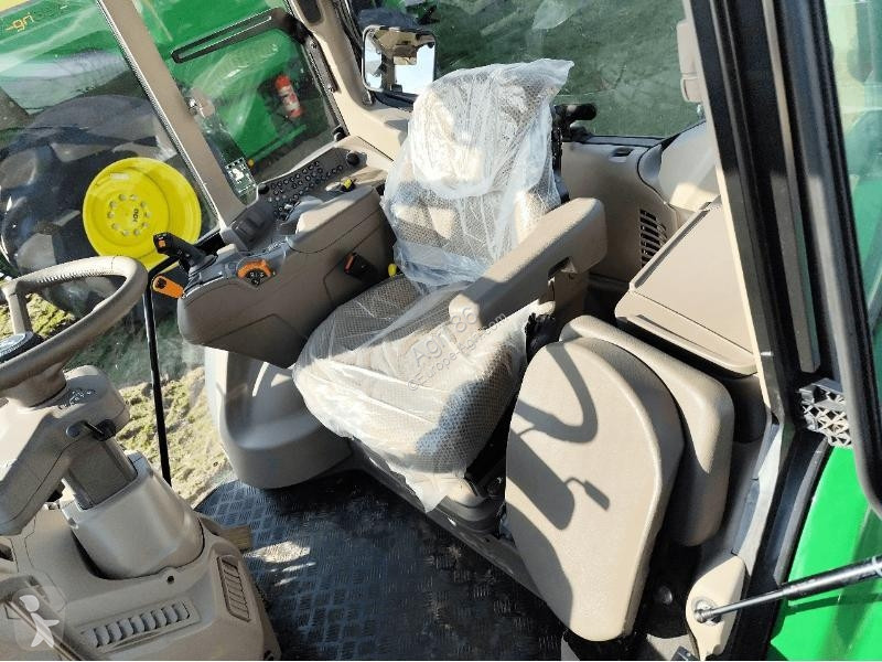 Tractor John Deere 6110M