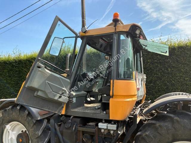 جرار زراعي JCB Fastrack 155-65