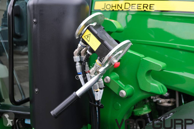 Сільськогосподарський трактор John Deere 5130 M...
