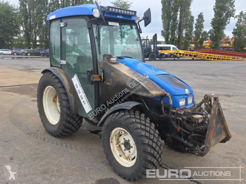 Сільськогосподарський трактор New Holland TCE55
