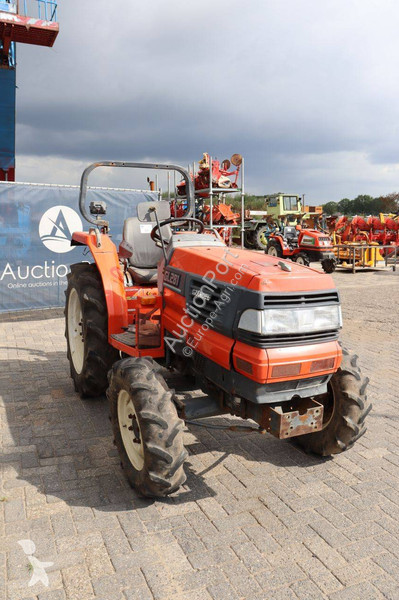 Tractor Kubota GL281 Grandel