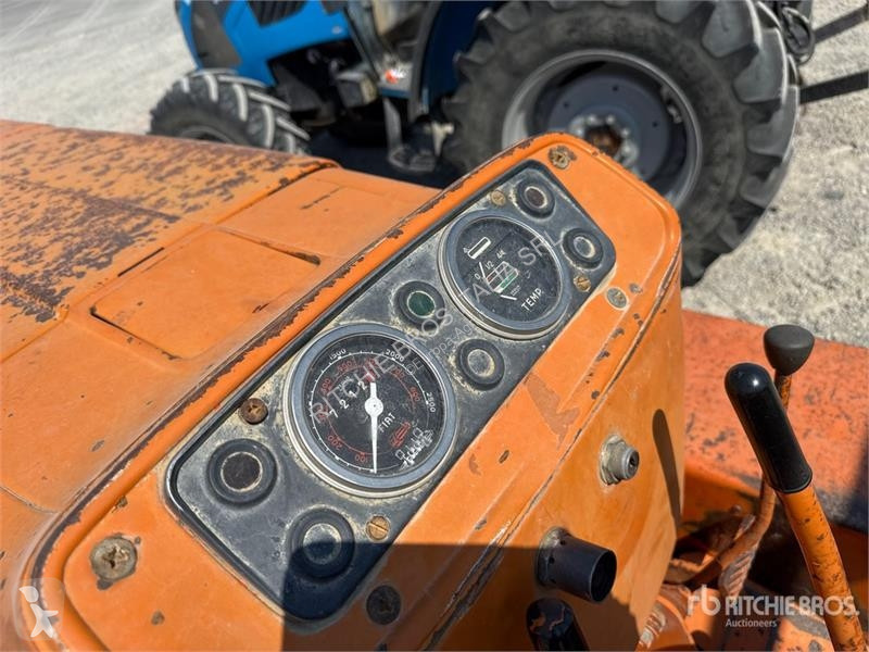 Сільськогосподарський трактор OM 655