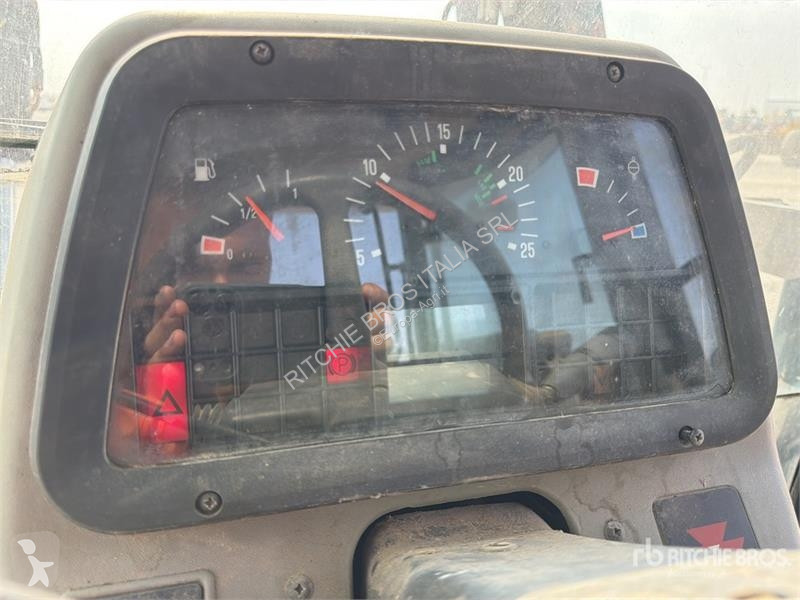 Сільськогосподарський трактор Massey Ferguson 4345