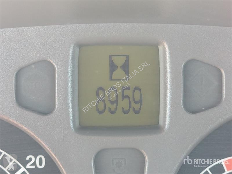Сільськогосподарський трактор Case 105 JXU 4WD...