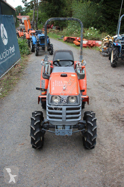 Сільськогосподарський трактор Kubota GB15