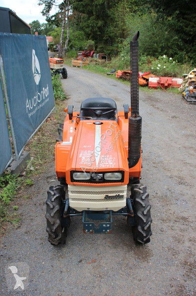 Сільськогосподарський трактор Kubota B1500DT
