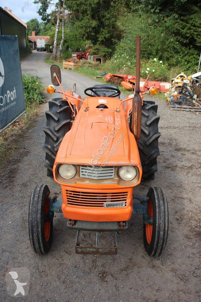 Сільськогосподарський трактор Kubota L2601