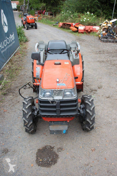 Сільськогосподарський трактор Kubota Granbia GB20