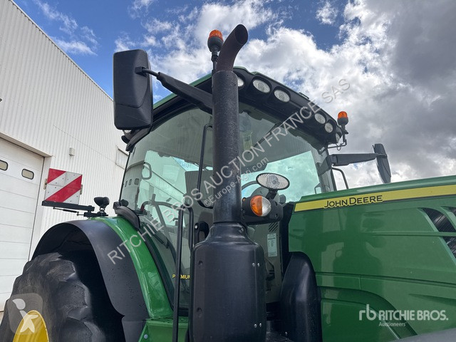 Tracteur agricole John Deere 6215R