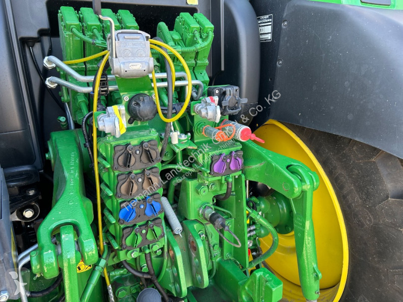 John Deere 185 tractor