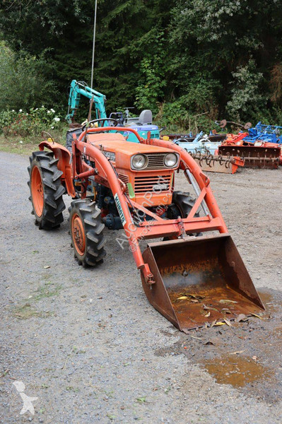 Kubota L2000DT tractor