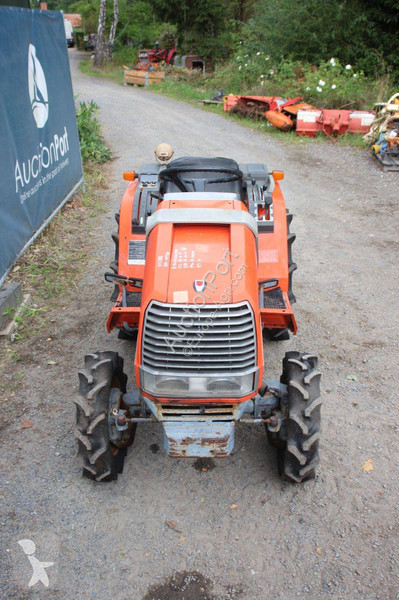 Kubota ASTE A-15 tractor