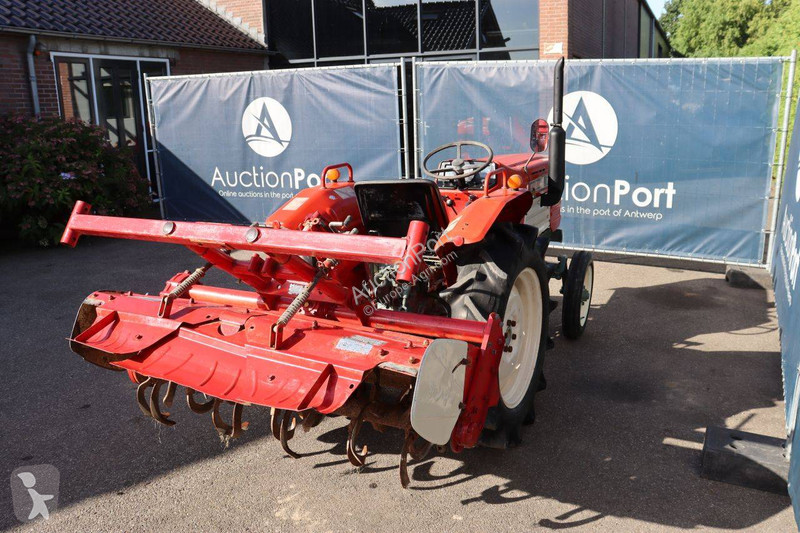 Tractor agrícola Yanmar YM 2010