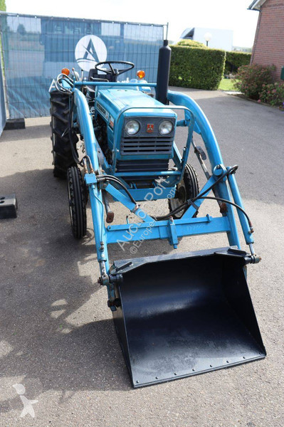 Tractor agrícola Mitsubishi D2000