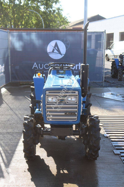 Tractor agrícola Iseki TU1400