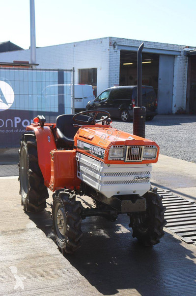 Tractor agrícola Kubota B1702DT