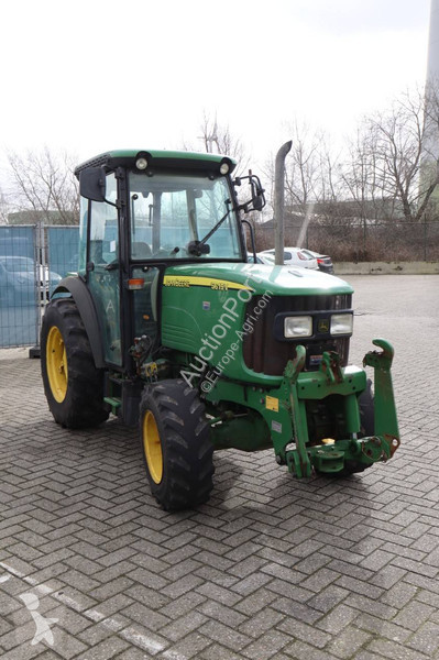 Tractor agrícola John Deere 5615 V