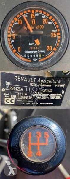 Tractor Renault 330  endommagé