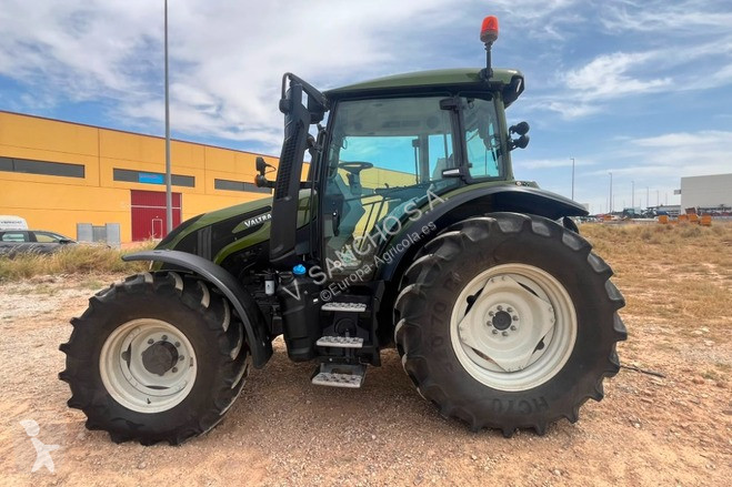 Tractor Valtra VALTRA G135A
