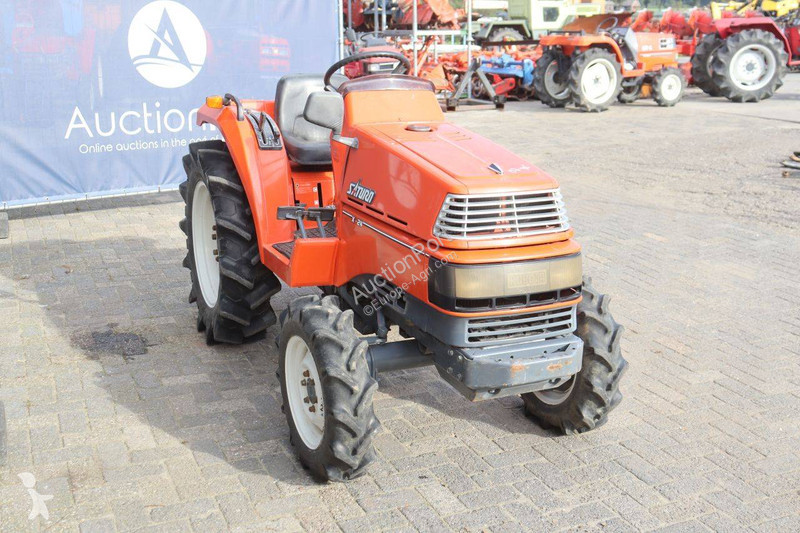 Tractor Kubota Saturn X-24