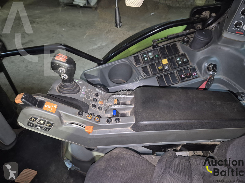 Trattore Claas Arion 650