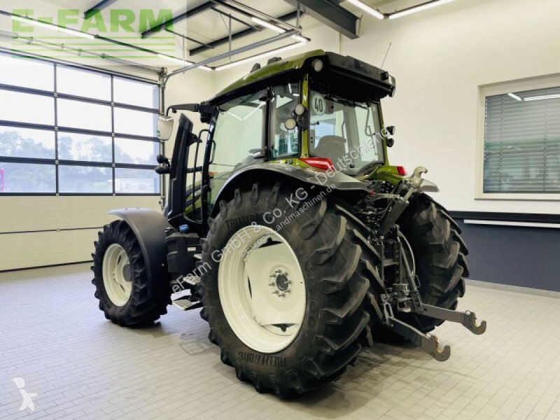 Tracteur agricole Valtra  g125ev versu