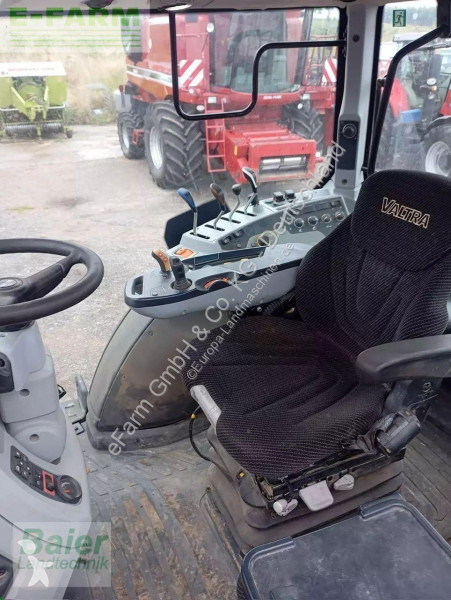 Tracteur agricole Valtra  t194