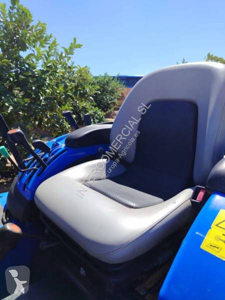 Селскостопански трактор New Holland TK 4.90