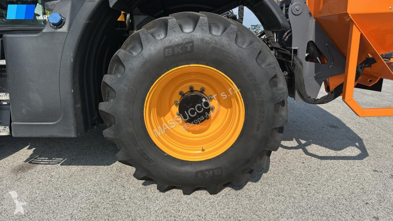 Tracteur agricole JCB 4220 4X4