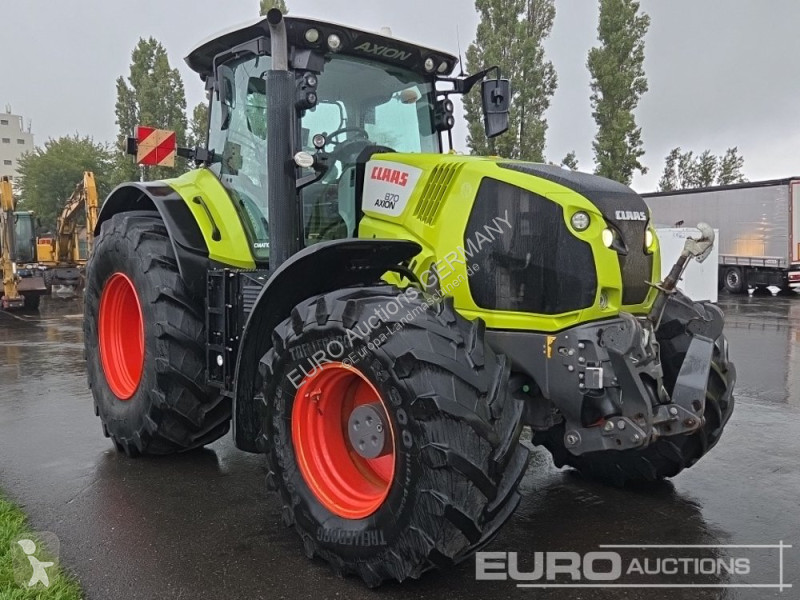 Tracteur agricole Claas Axion 870 CMATIC