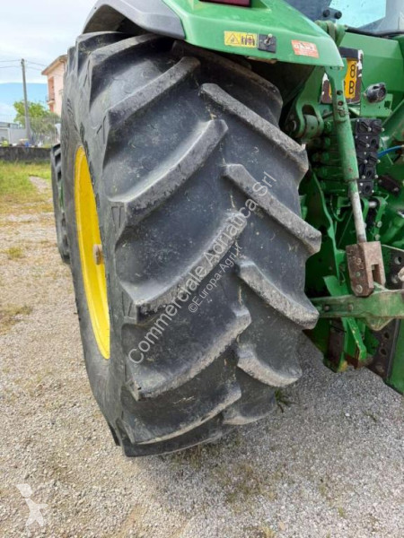 Tracteur agricole John Deere 8200