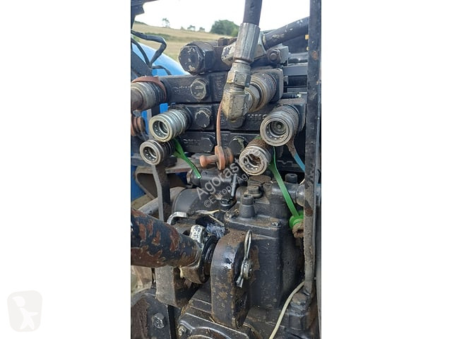 Tracteur agricole New Holland TNF75A