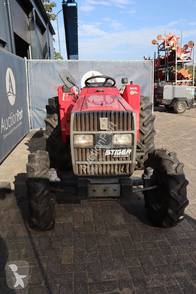 Tracteur agricole Shibaura D28F