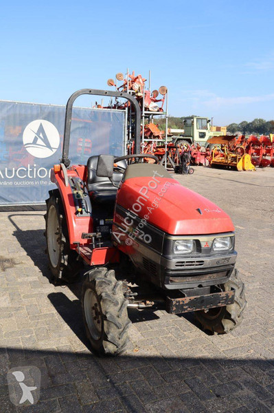 Tracteur agricole Mitsubishi MTZ20