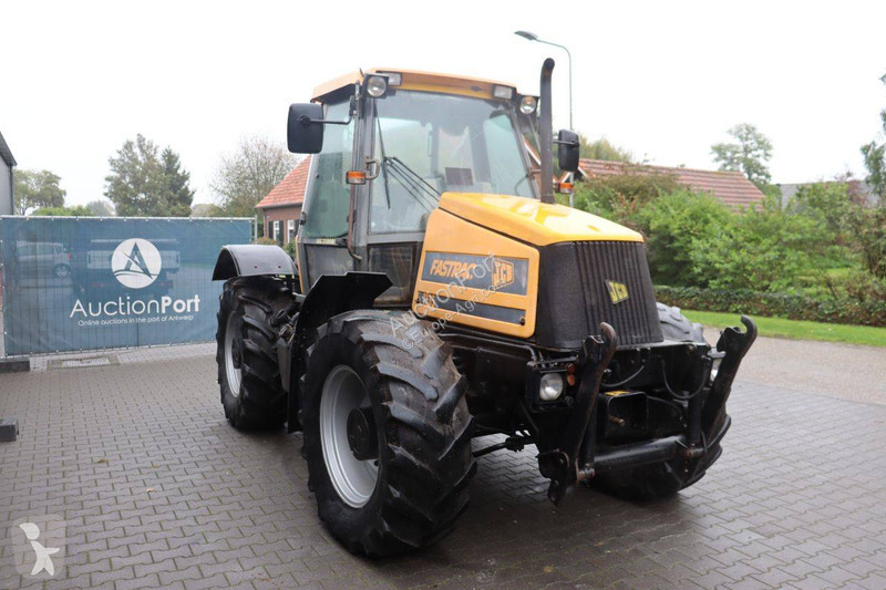 Zemědělský traktor JCB Fastrac 1135