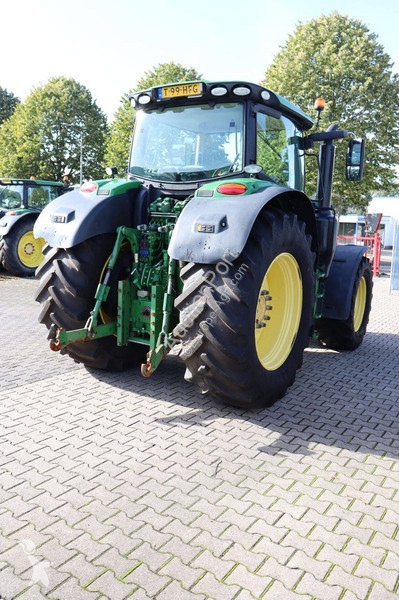 Zemědělský traktor John Deere 6195R