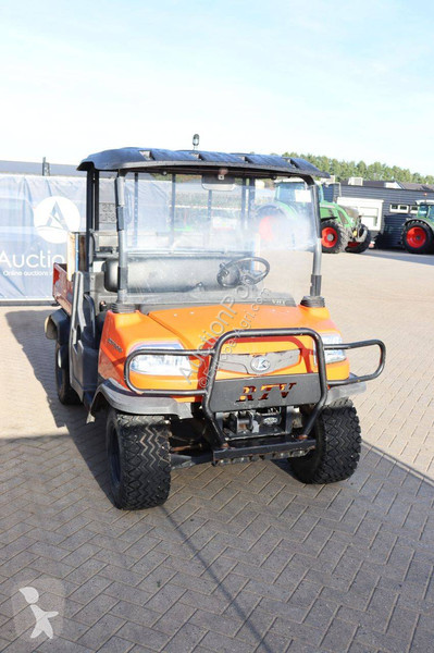 Zemědělský traktor Kubota RTV900
