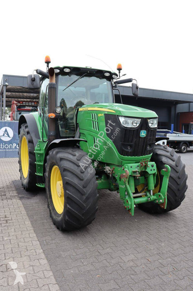 Zemědělský traktor John Deere 6190R