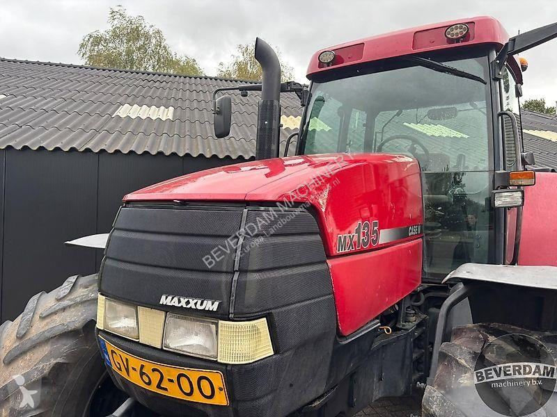 Zemědělský traktor Case Maxxum MX 135