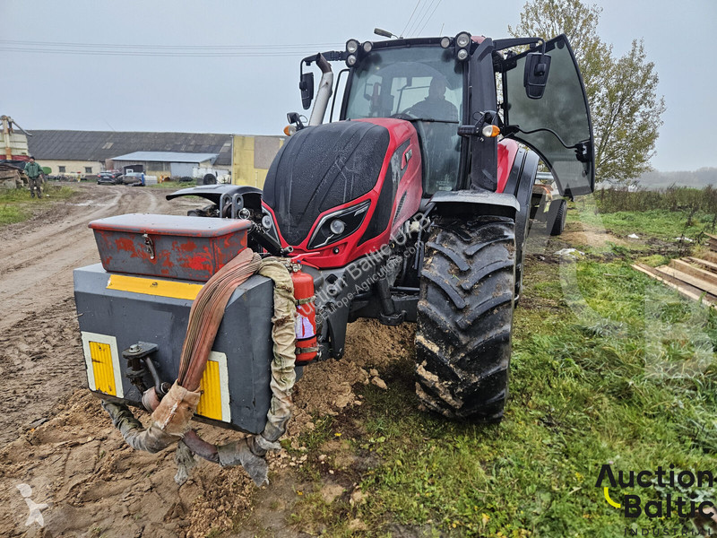 Tractor Valtra T 174 E