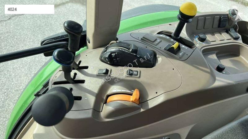 Tractor agrícola John Deere 6090MC 4X4