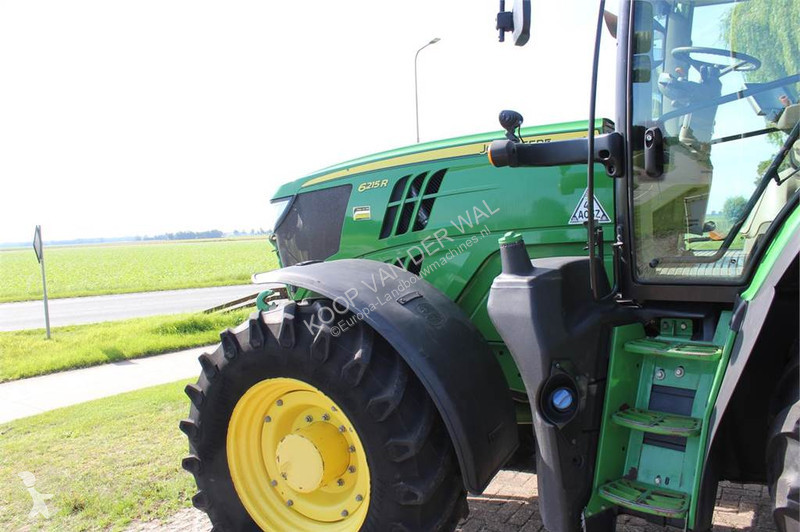 جرار زراعي John Deere 6215R