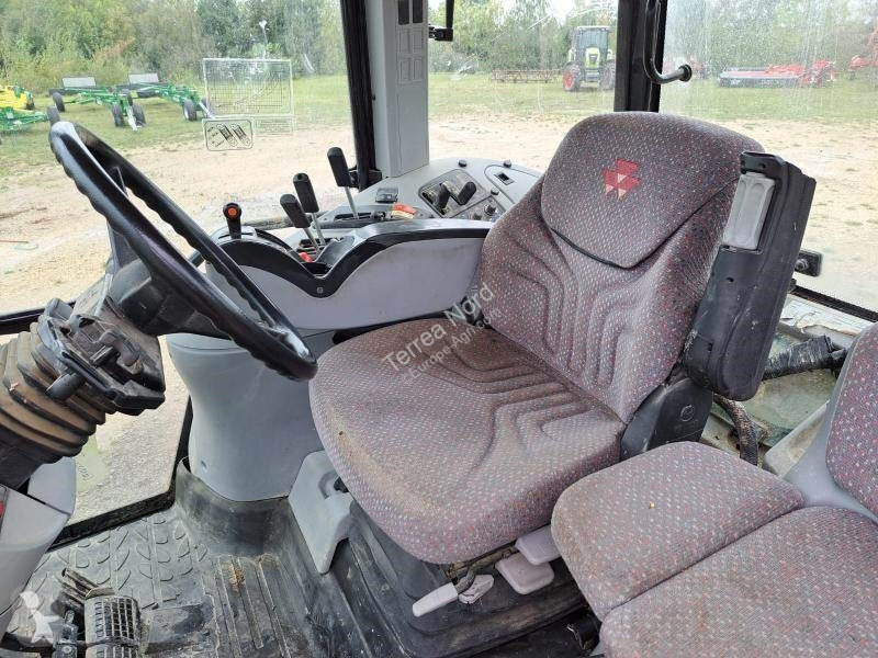 Tracteur agricole Massey Ferguson 6475
