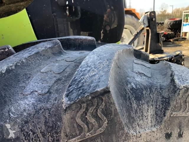 Tracteur agricole Claas AXION 810