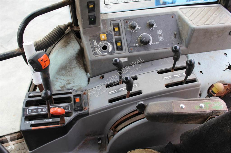 جرار زراعي Ford 6640 2W