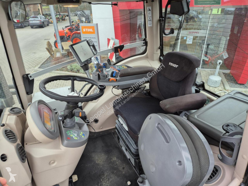 Landbrugstraktor Fendt  828 Vario Profi Plus