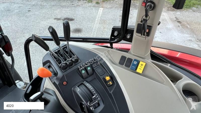 Tractor agrícola Massey Ferguson 5711 DYNA4 4X4