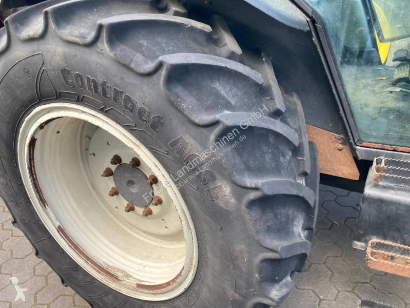 Lantbrukstraktor Valtra Hi Tech